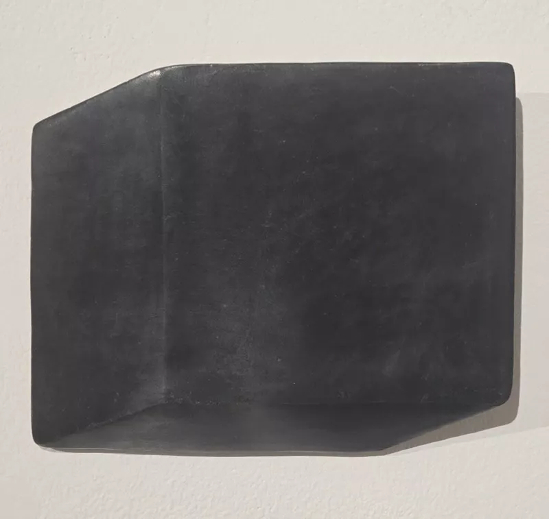 &amp;lt;그림자의 숨&amp;gt; 일부 2010-2026, Clay, smoke-fired, Dimensions variable